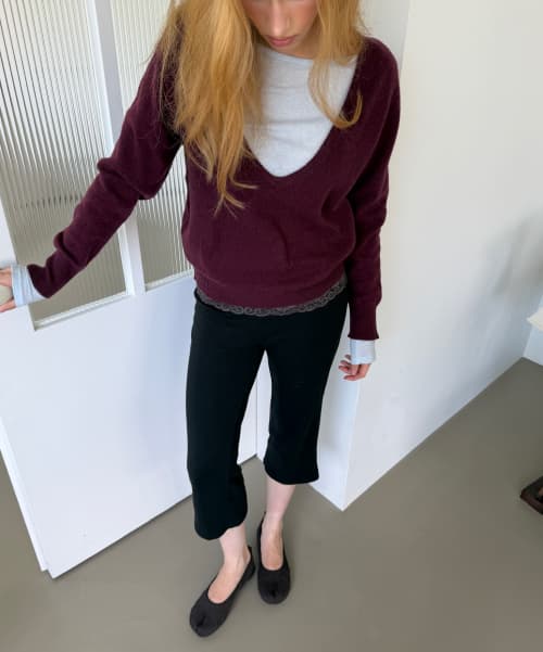 PURE WOOL DEEP V KNIT (DARK PURPLE)