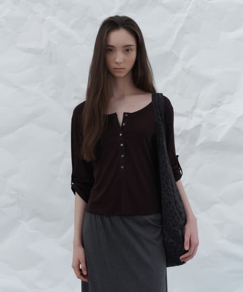 Round roll-up henry tee - brown