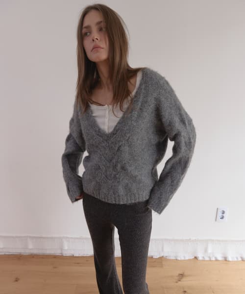 TWIST DEEP V KNIT (MELANGE GREY)