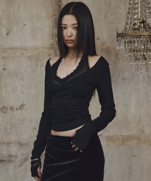 Amelia Lace Halter Long Sleeve Top (Black)