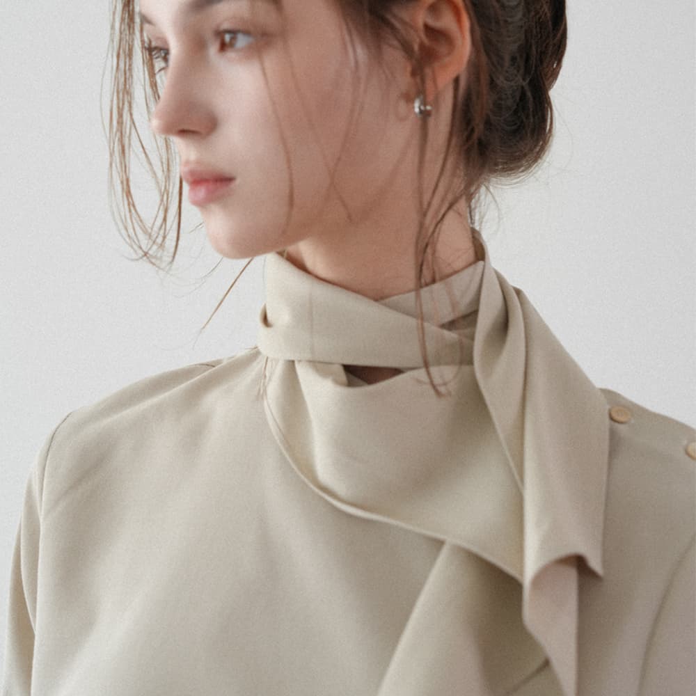[37th] Curve scarf blouse (sand)
