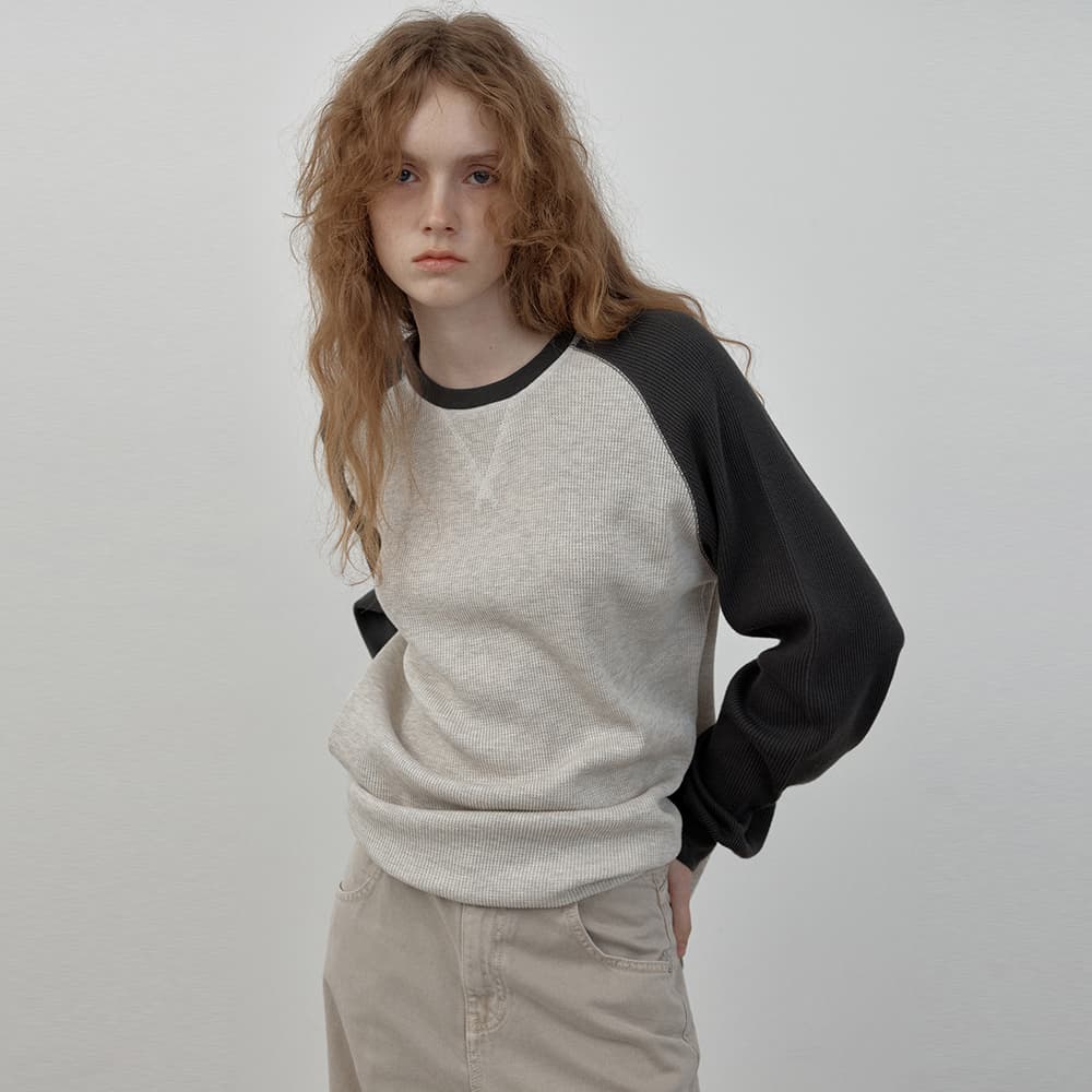 [2차/예약배송] Multi raglan waffle t-shirt (oatmeal+charcoal brown)