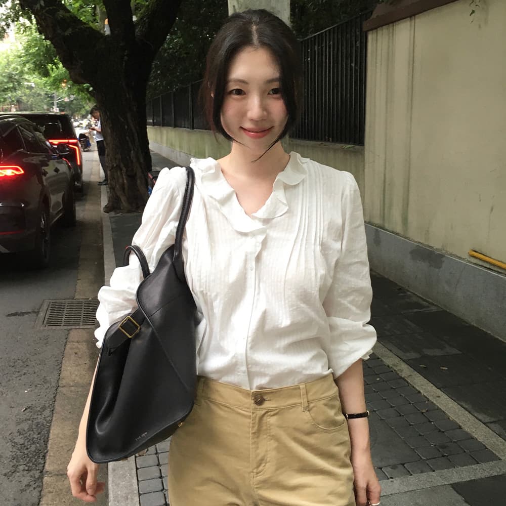 [튜드먼트 X 곰송이] RUFFLE LONG-SLEEVE BLOUSE_IVORY
