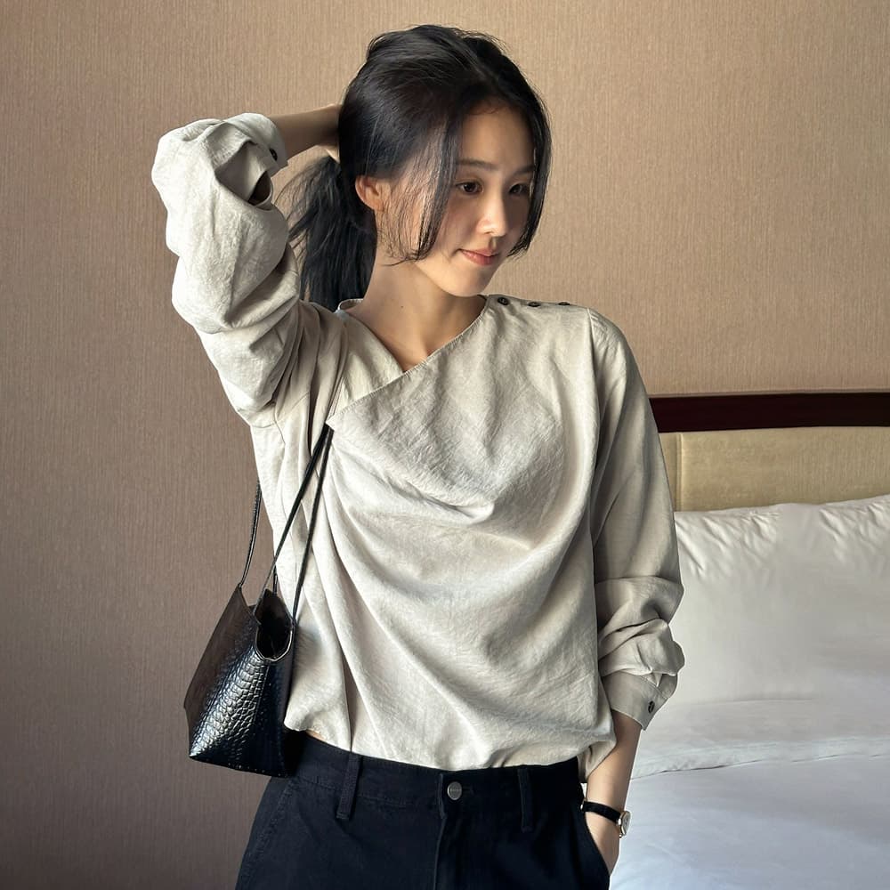 Cove Blouse_Mud Beige