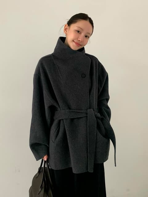 울 핸드메이드 드레이프 하이넥 하프 코트 / WOOL HANDMADE DRAPE HIGH NECK HALF COAT_3colors