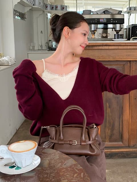 [강문경 pick] PLONGER DEEP V NECK KNIT (PURPLE)