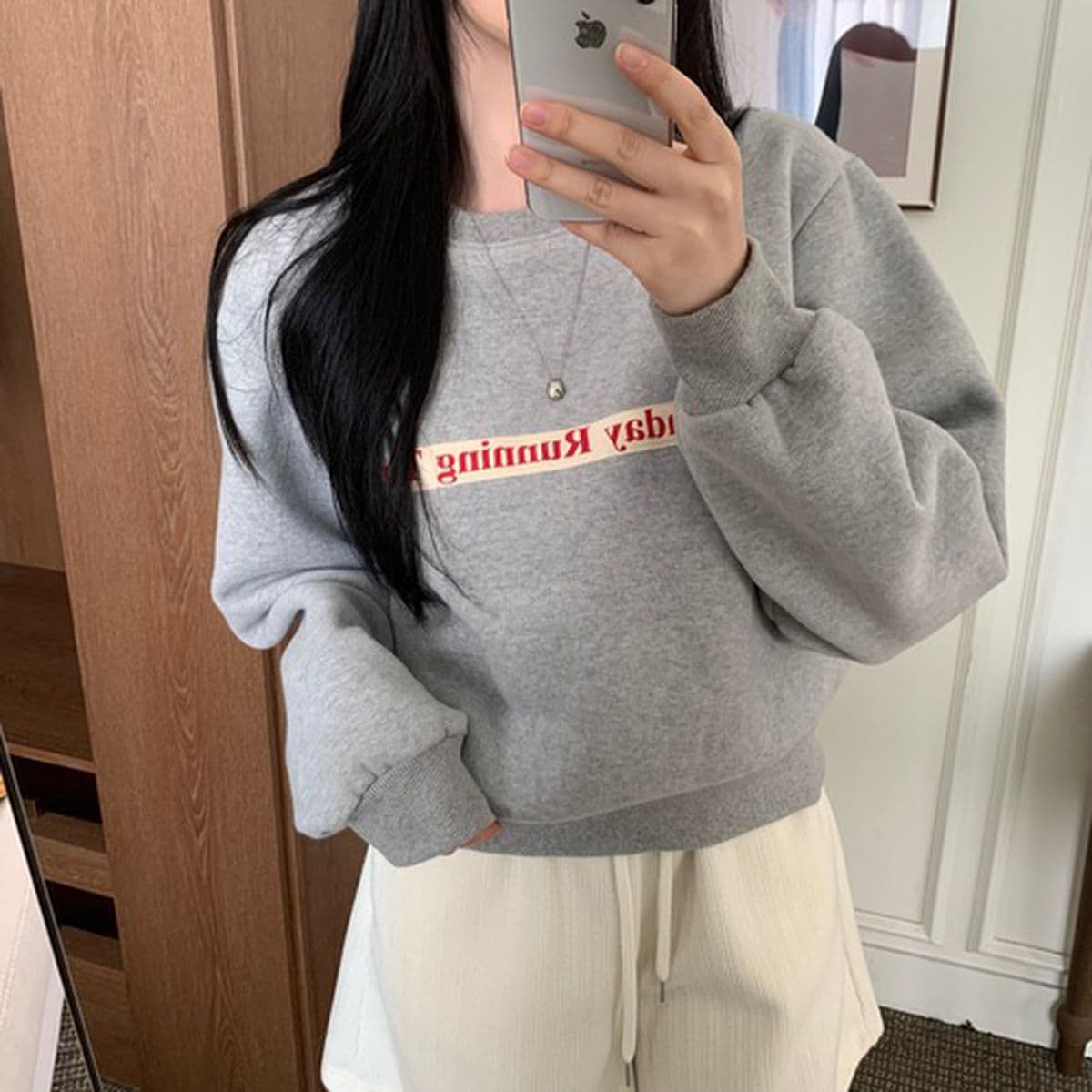 선데이 라벨 패치 맨투맨